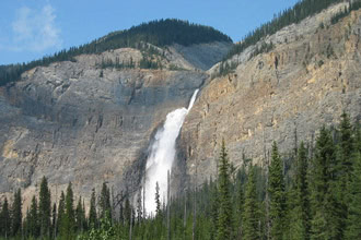 Takakkaw blasts outward from a height of 254m (833 ft)